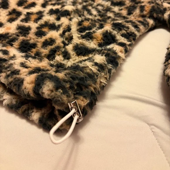 Leopard teddy quarter zip hoodie Medium - Picture 4 of 6
